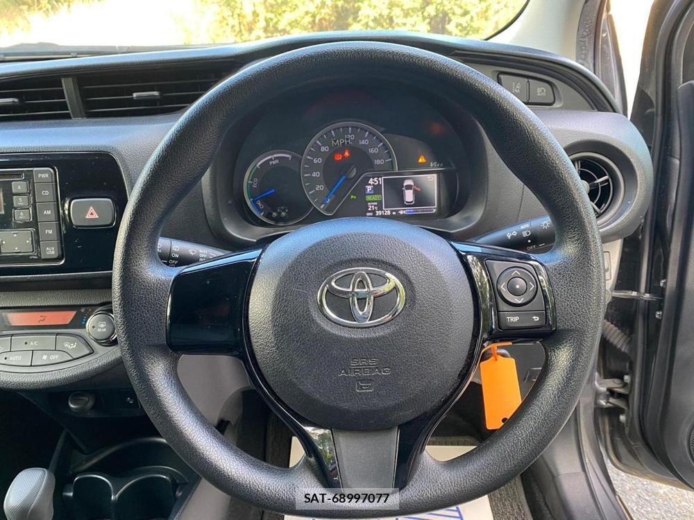 Toyota VITZ 2020-01 646994-14