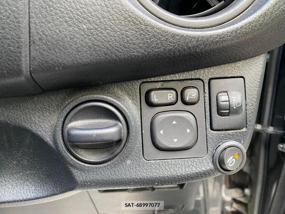 Toyota VITZ 2020-01 646994-19