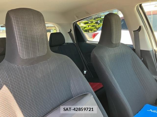 Toyota VITZ 2015-03 1211642-13