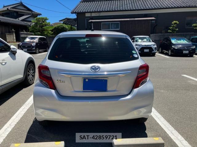 Toyota VITZ 2015-03 1211642-1