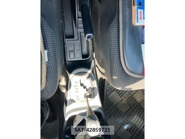 Toyota VITZ 2015-03 1211642-19