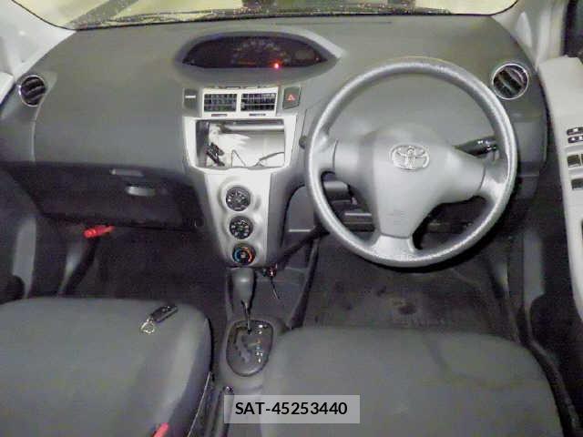 Toyota VITZ 2010 1218368-4