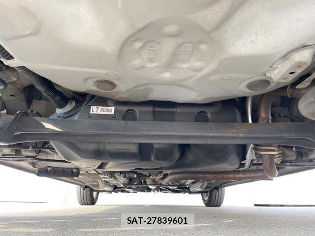 Toyota VITZ 2014-10 1268697-18
