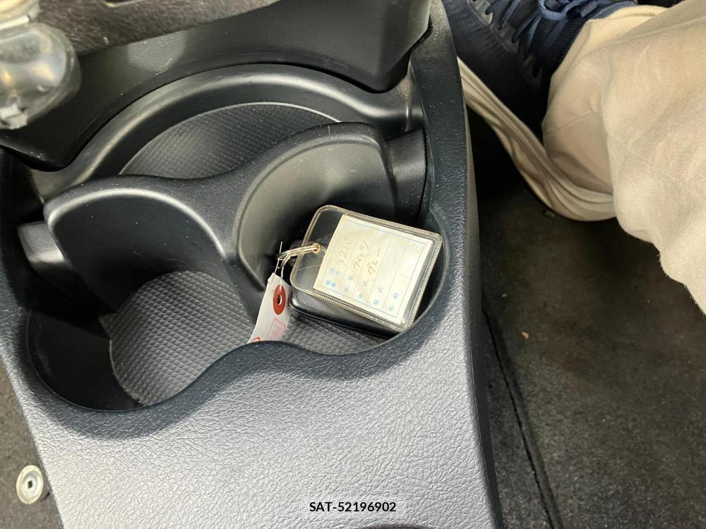 Toyota VITZ 2018 1243415-23