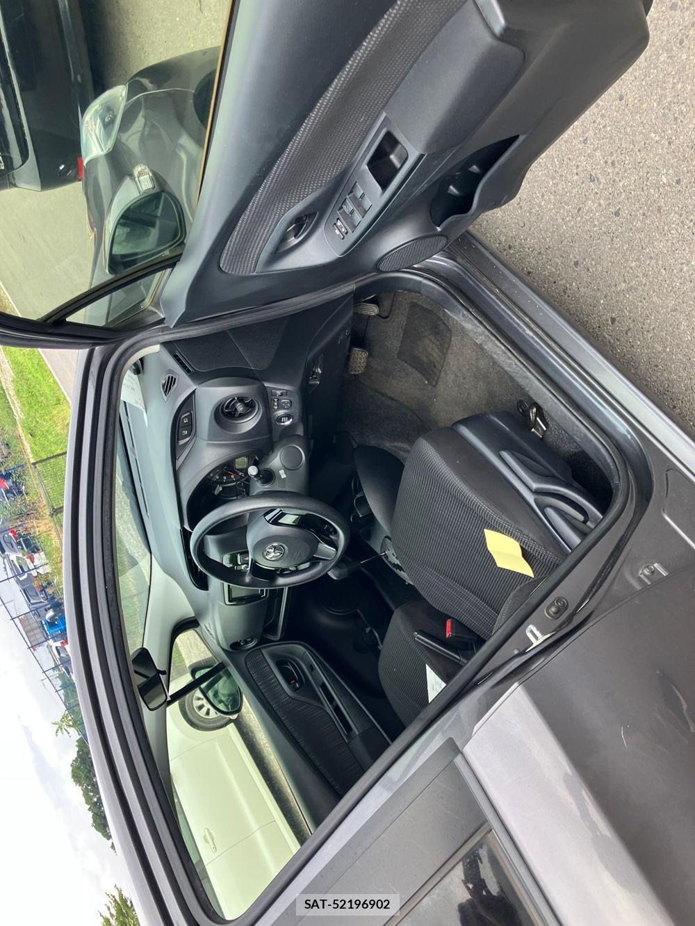 Toyota VITZ 2018 1243415-8