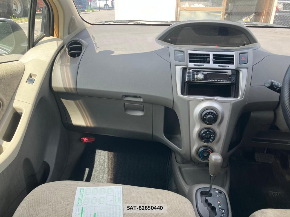 Toyota VITZ 2010-08 1297110-17
