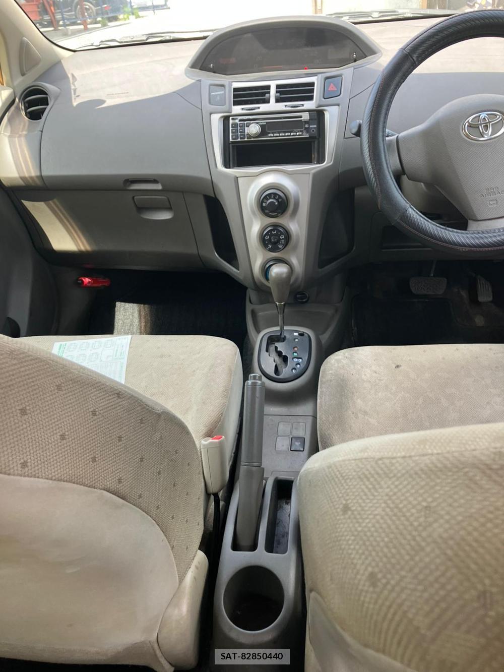 Toyota VITZ 2010-08 1297110-18