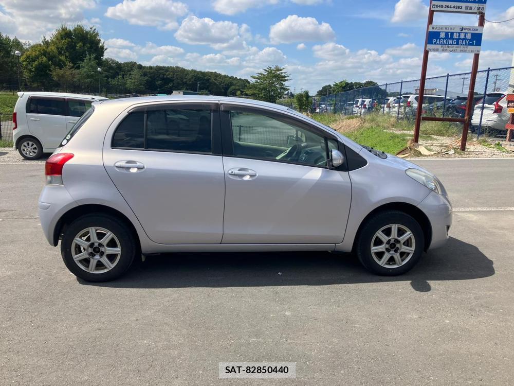 Toyota VITZ 2010-08 1297110-1