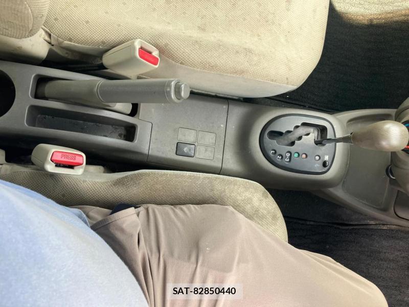 Toyota VITZ 2010-08 1297110-21