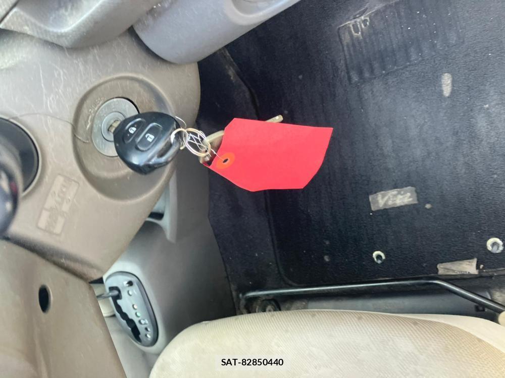 Toyota VITZ 2010-08 1297110-23