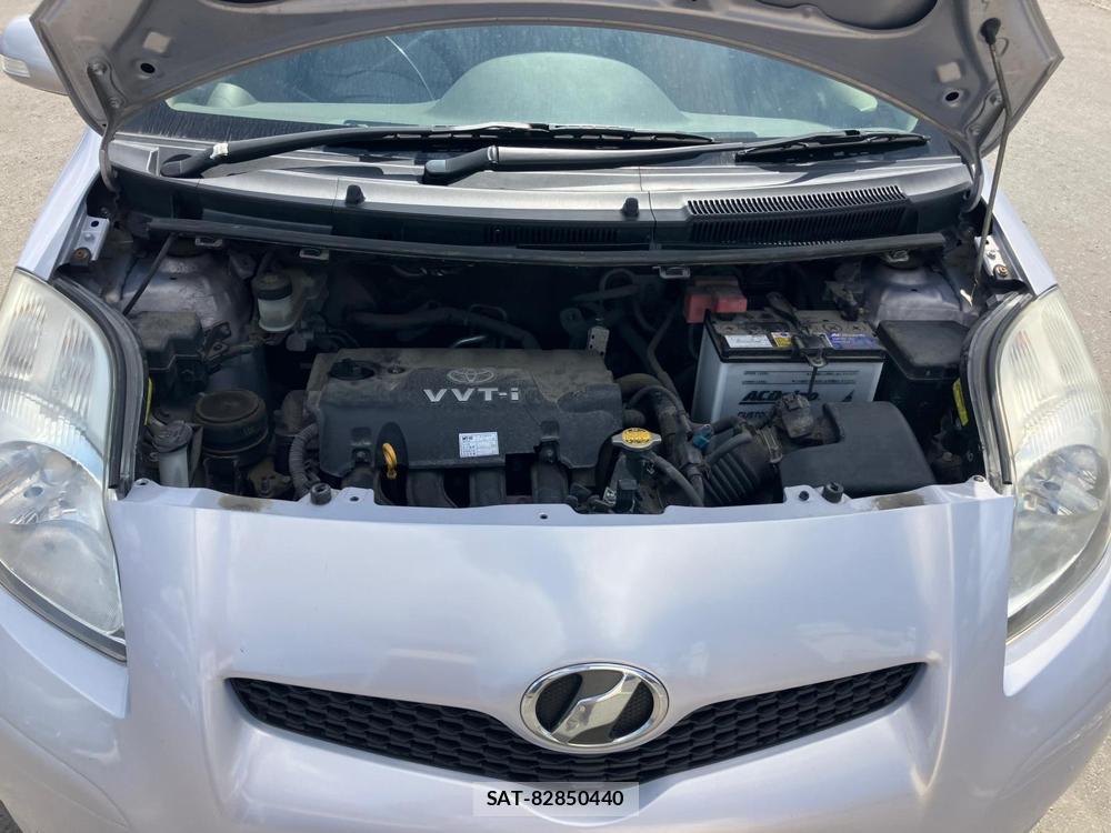 Toyota VITZ 2010-08 1297110-37