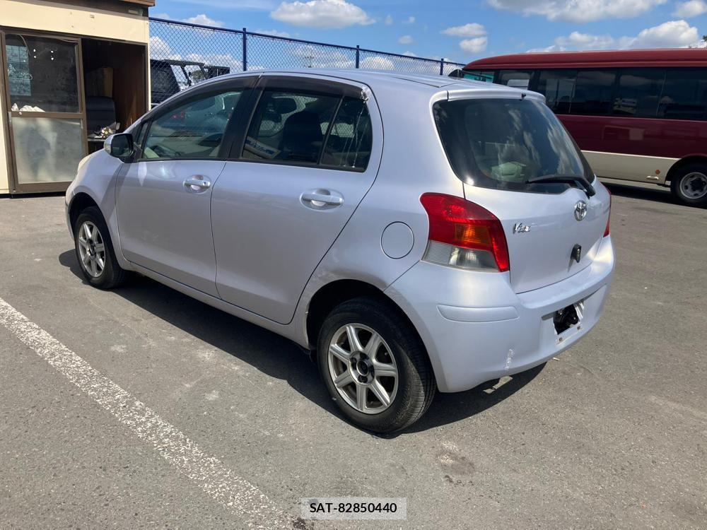 Toyota VITZ 2010-08 1297110-4