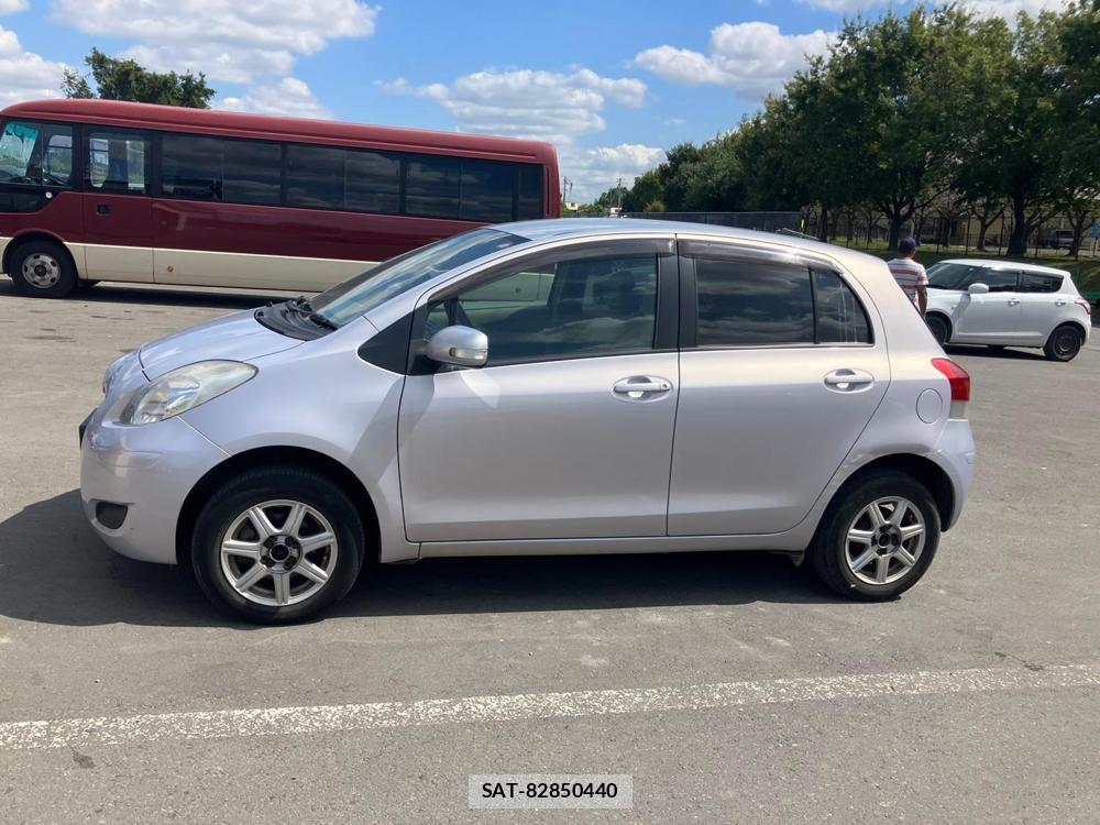 Toyota VITZ 2010-08 1297110-5