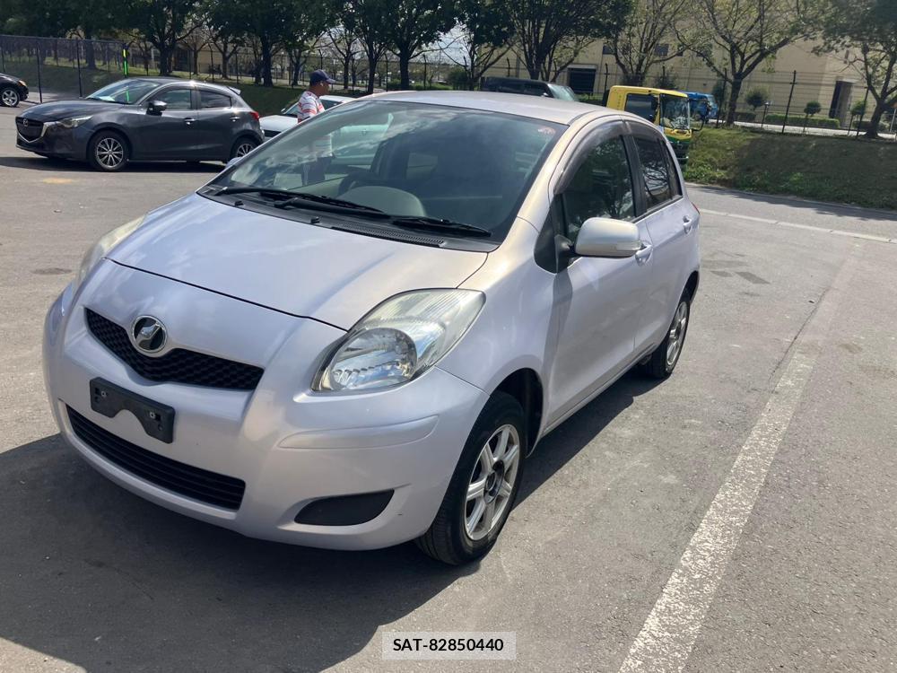 Toyota VITZ 2010-08 1297110-6