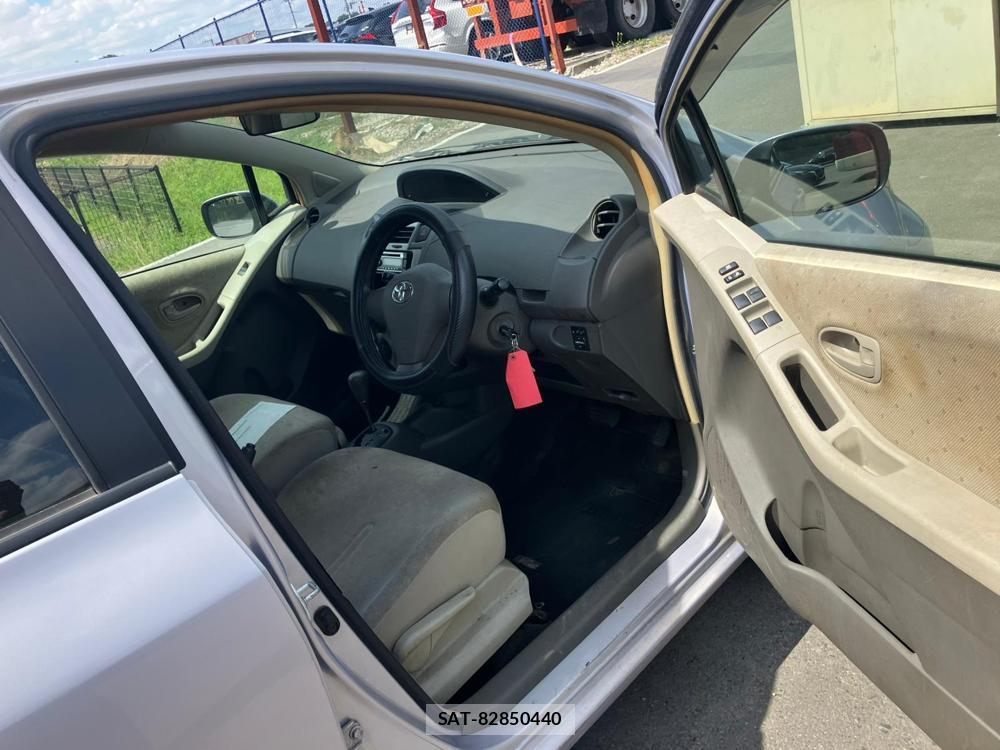 Toyota VITZ 2010-08 1297110-8