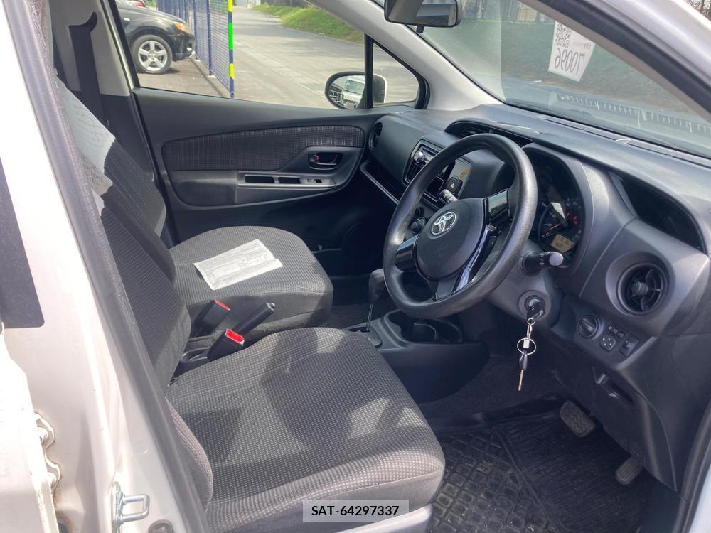 Toyota VITZ 2018 1289511-11
