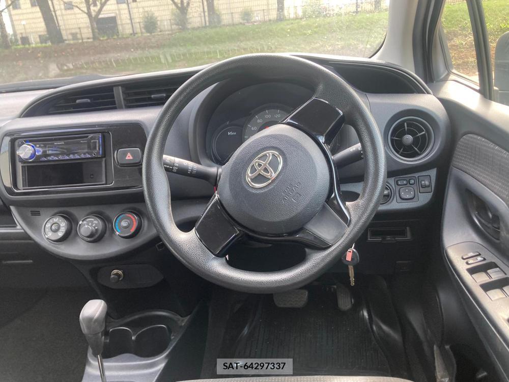 Toyota VITZ 2018 1289511-13
