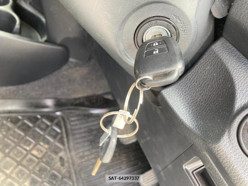 Toyota VITZ 2018 1289511-16