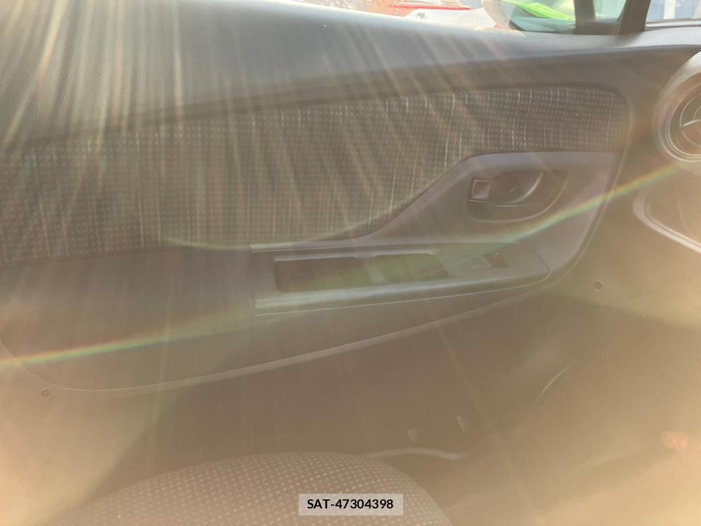 Toyota VITZ 2018 1289523-24