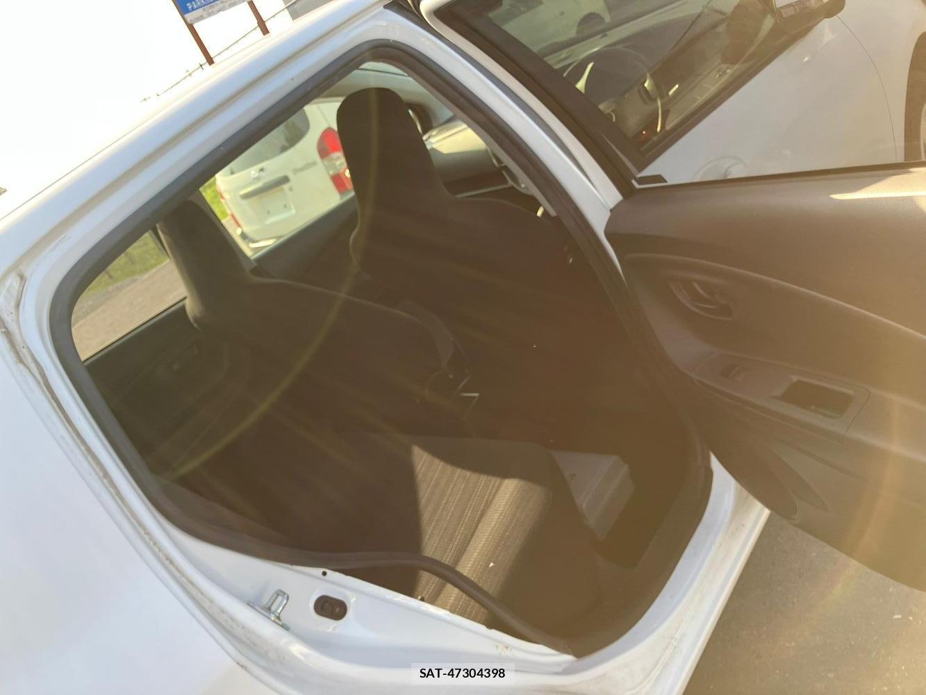 Toyota VITZ 2018 1289523-8