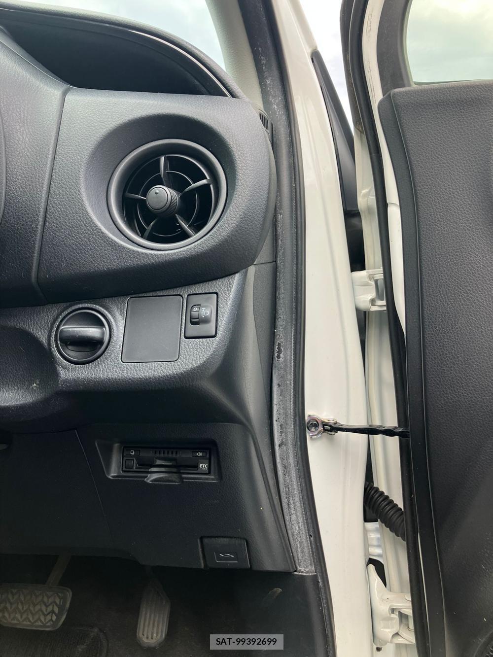Toyota VITZ 2018 1298859-17