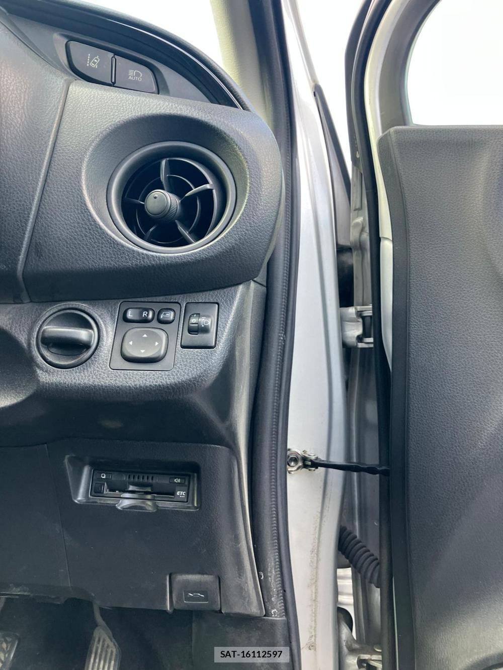 Toyota VITZ 2018 1297070-18