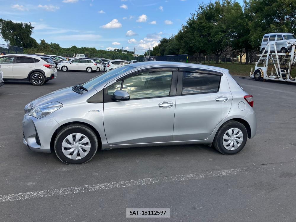 Toyota VITZ 2018 1297070-1