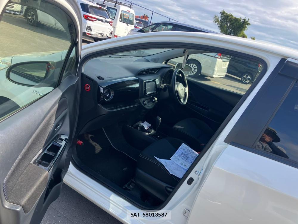 Toyota VITZ 2018 1284223-10