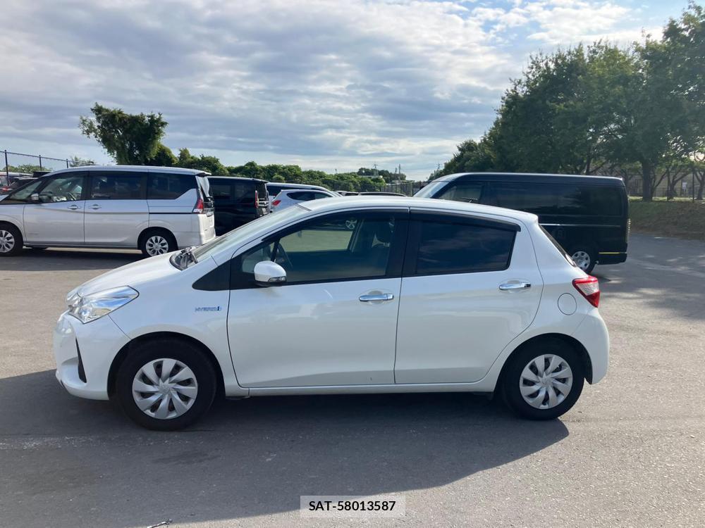 Toyota VITZ 2018 1284223-1