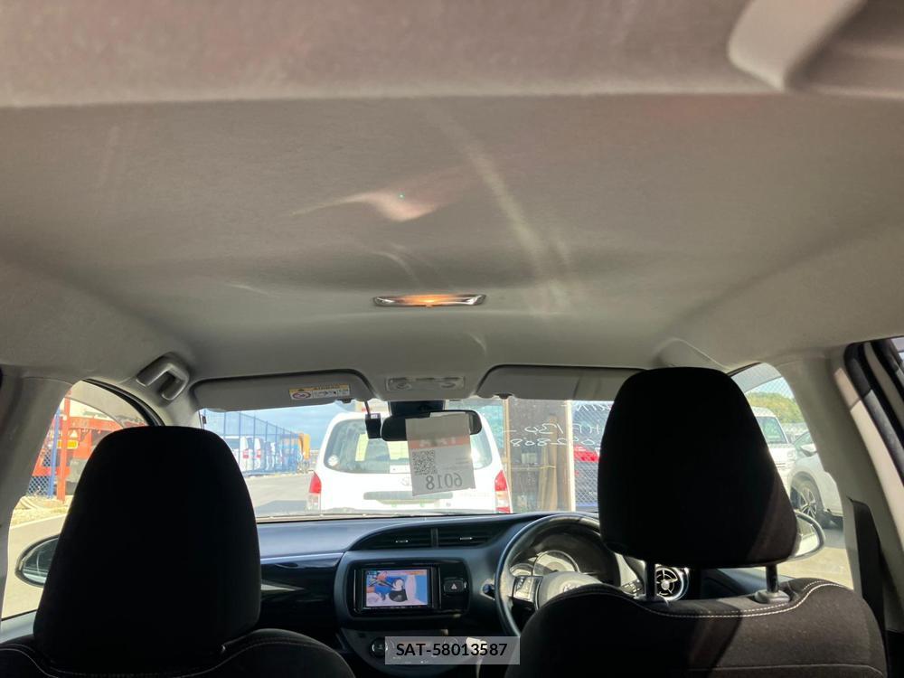 Toyota VITZ 2018 1284223-26