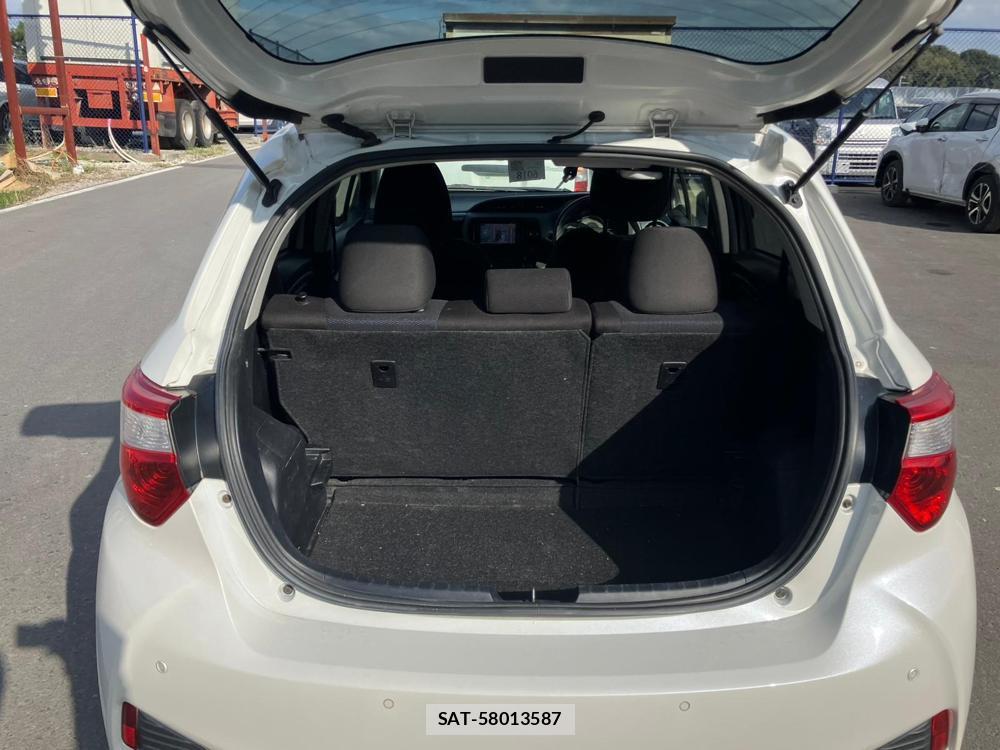 Toyota VITZ 2018 1284223-28