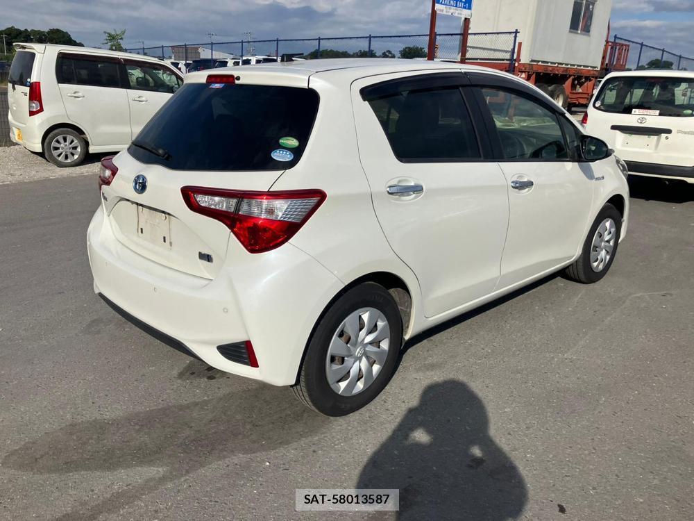 Toyota VITZ 2018 1284223-4