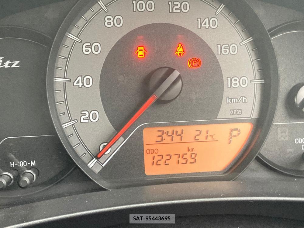 Toyota VITZ 2018 1295214-15