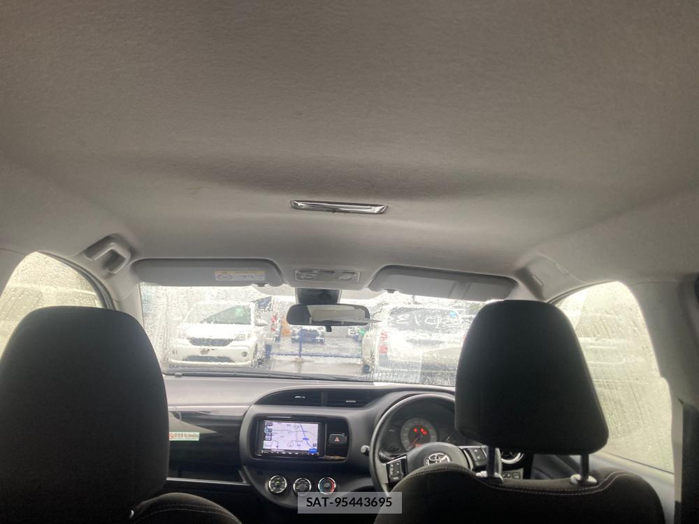 Toyota VITZ 2018 1295214-25