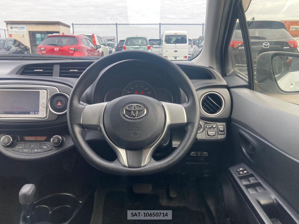 Toyota VITZ 2012 1317699-13