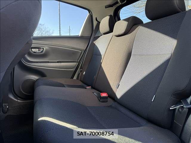 Toyota VITZ 2017-12 1829945-9