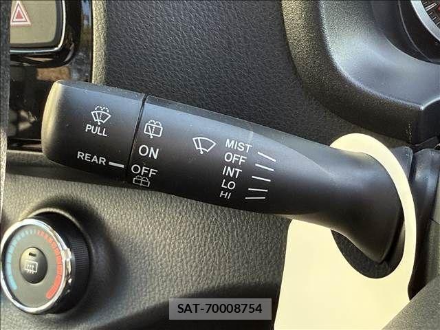 Toyota VITZ 2017-12 1829945-29