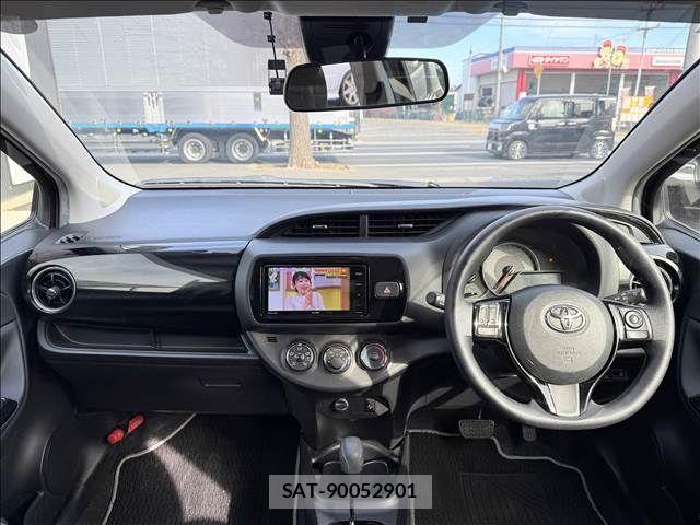 Toyota VITZ 2017-12 2118531-1