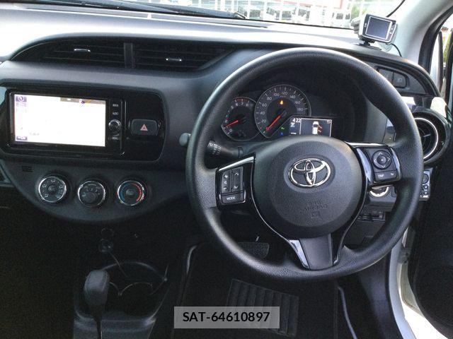 Toyota VITZ 2018-08 2448297-7