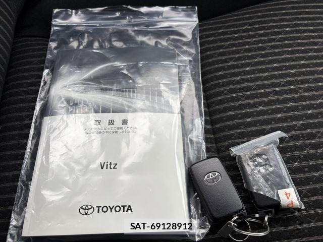 Toyota VITZ 2018-12 3390345-27