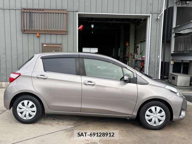 Toyota VITZ 2018-12 3390345-4