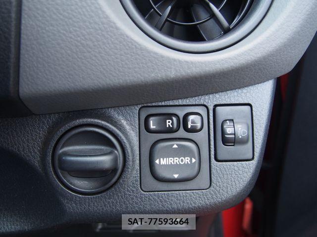 Toyota VITZ 2015-09 3390370-14