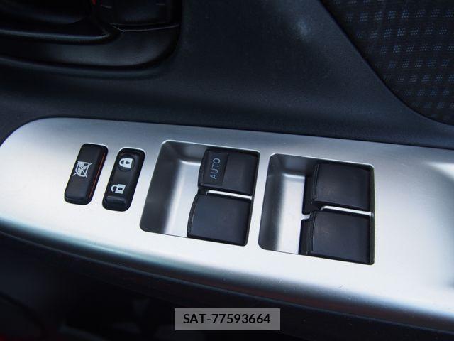 Toyota VITZ 2015-09 3390370-15