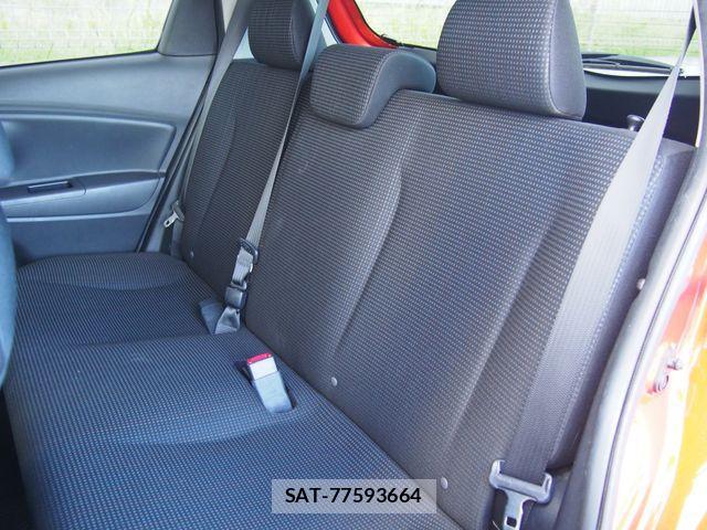 Toyota VITZ 2015-09 3390370-6