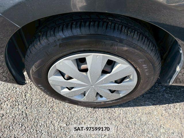 Toyota VITZ 2011-07 3779359-10