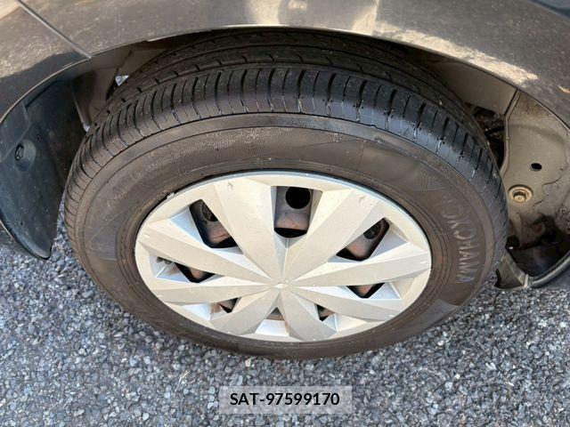 Toyota VITZ 2011-07 3779359-12