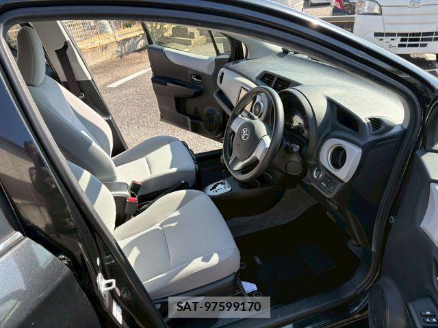 Toyota VITZ 2011-07 3779359-13