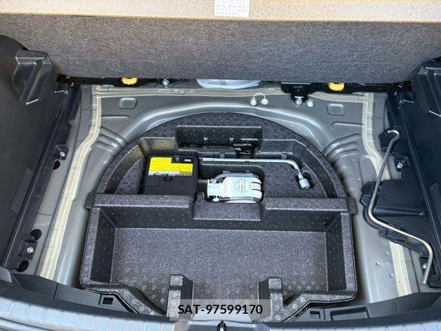 Toyota VITZ 2011-07 3779359-16
