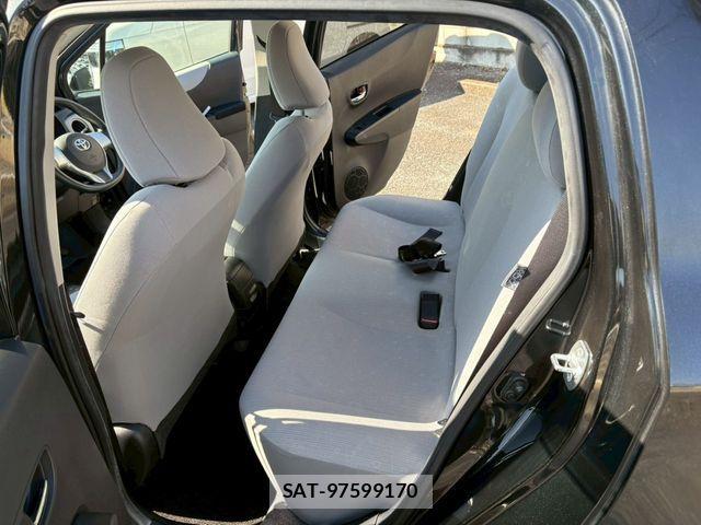 Toyota VITZ 2011-07 3779359-17