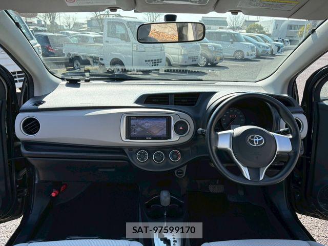 Toyota VITZ 2011-07 3779359-1